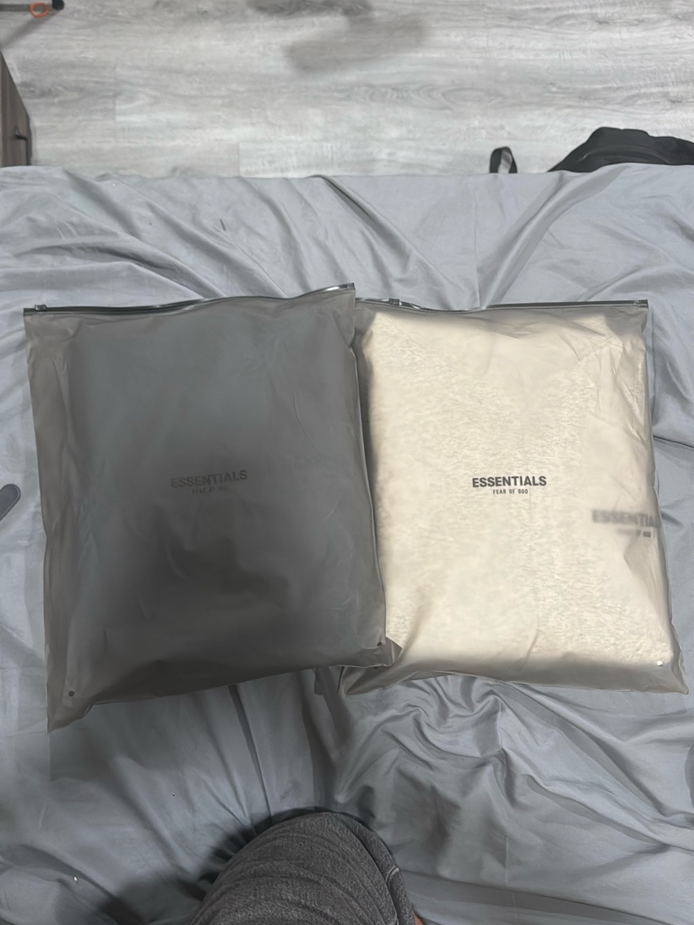 Guess ESSENTIALS Pillow Set in Black and Cream